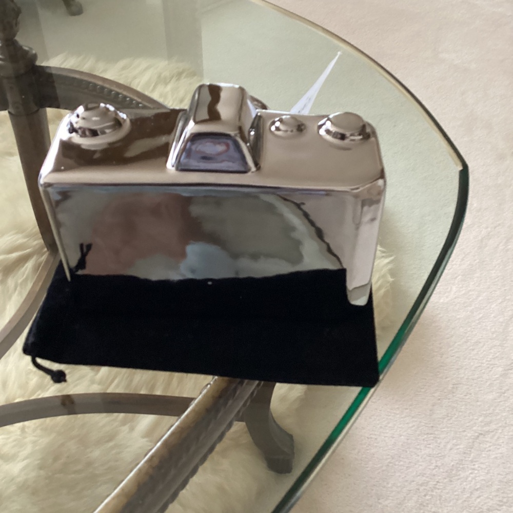 Camera Decor - Picture 3 of 5